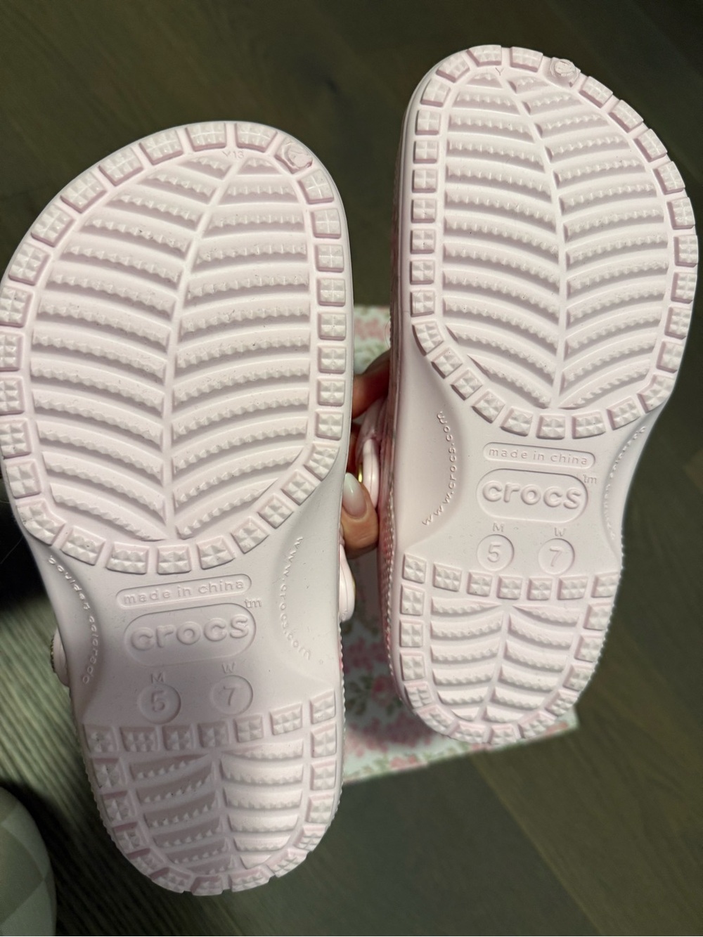 CROCS x LoveShackFancy Womens Size 7 BNIB - Picture 2 of 6